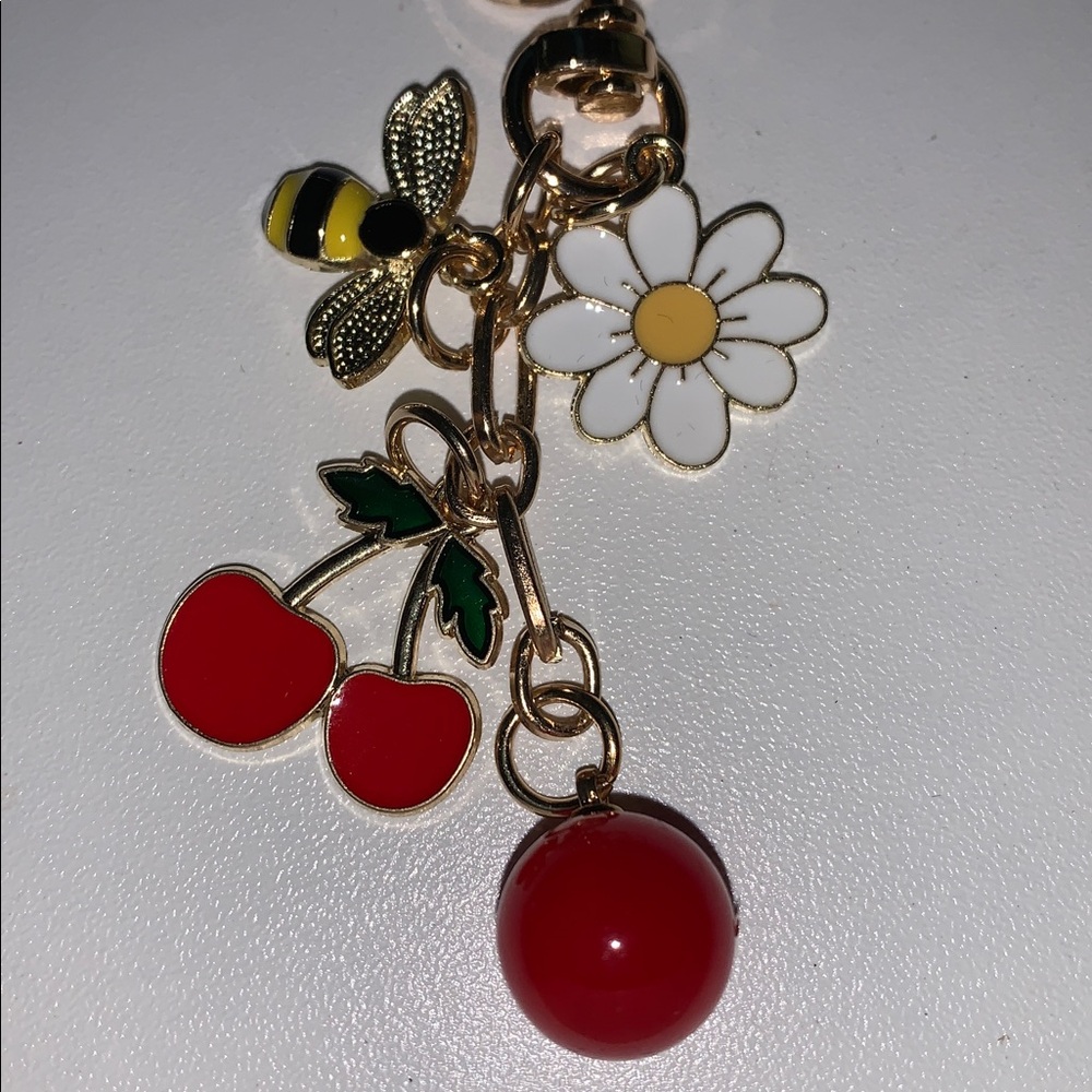 Gold purse/bag charm Keychain with bee, cherry & daisy nwt - Picture 4 of 7
